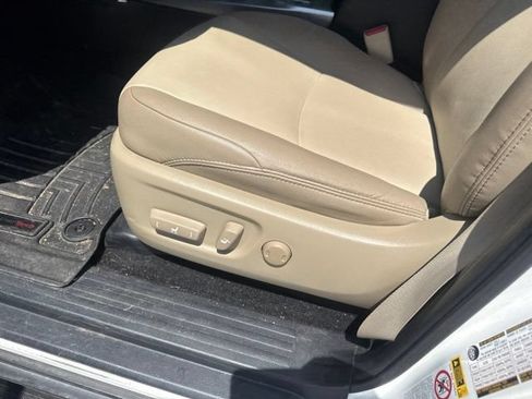 Used 2017 Toyota 4Runner SR5 Premium RWD image 32
