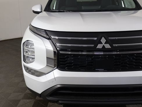 New 2026 Mitsubishi Outlander ES FWD image 11