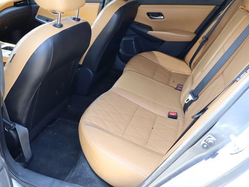 Used 2020 Nissan Sentra SV w/ SV Premium Package FWD image 6