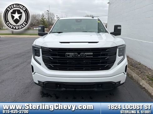 Used 2023 GMC Sierra 1500 Elevation w/ LPO, Elevation Black Package AWD/4WD image 8