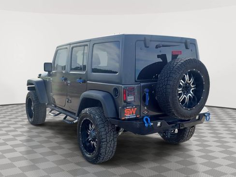 Used 2018 Jeep Wrangler Unlimited Sport S AWD/4WD image 5
