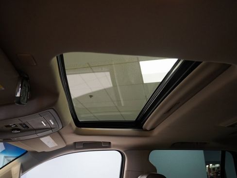 Used 2018 GMC Yukon Denali image 3