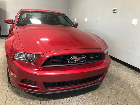 Used 2013 Ford Mustang Premium image 8
