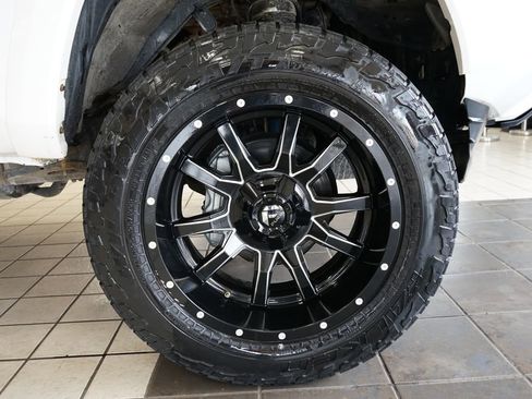 Used 2018 Toyota Tacoma TRD Sport w/ Technology Package image 46