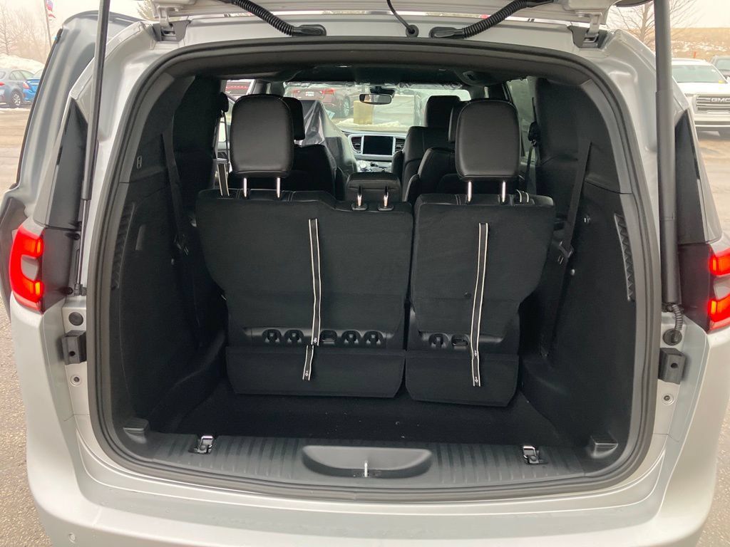 New 2026 Chrysler Pacifica Select w/ S Appearance Package FWD image 30
