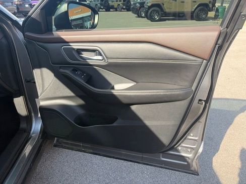 Used 2021 Nissan Rogue SL w/ Premium Package image 42