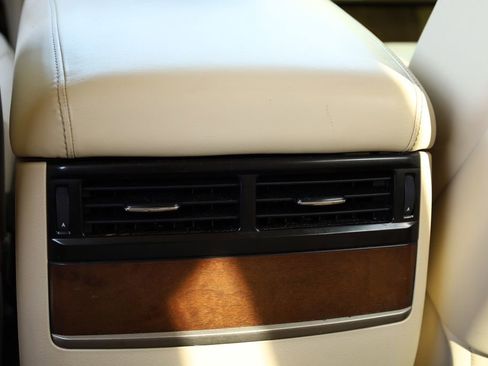 Used 2021 Lexus LX 570 4WD w/ 3rd Row & Luxury Pkg image 30