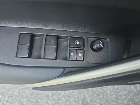 Used 2024 Toyota Corolla Cross LE FWD image 26