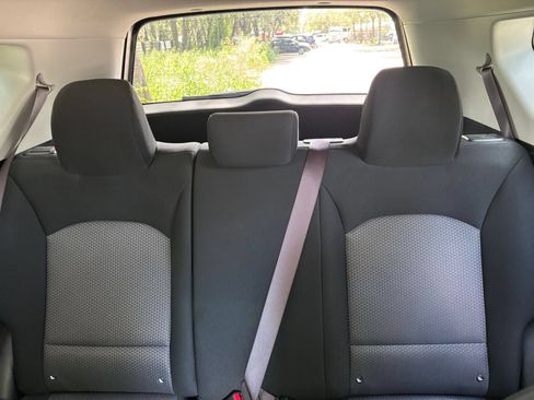 Used 2025 Kia Soul LX w/ LX Technology Package FWD image 36