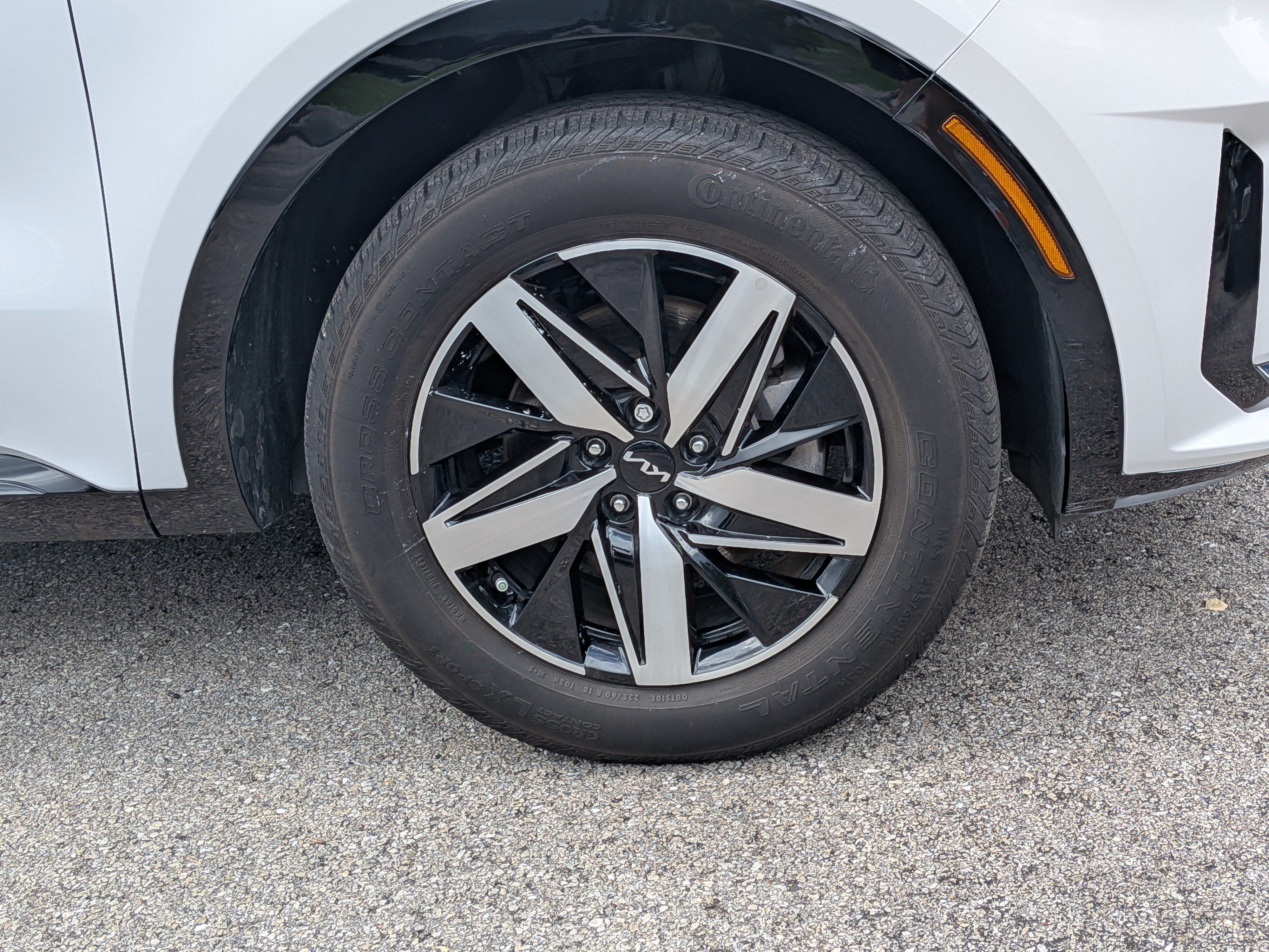 Used 2023 Kia Sorento S FWD image 11