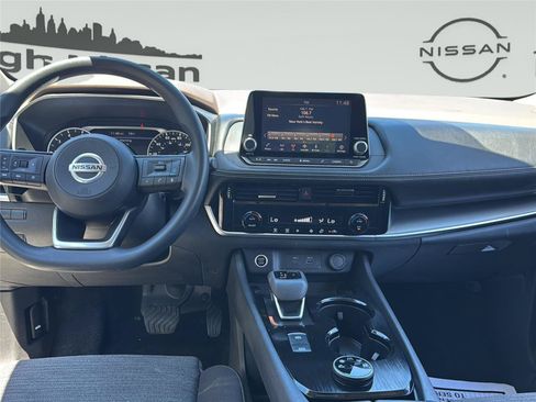 Used 2021 Nissan Rogue SV AWD/4WD image 20