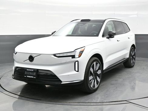 New 2025 Volvo EX90 Plus image 2