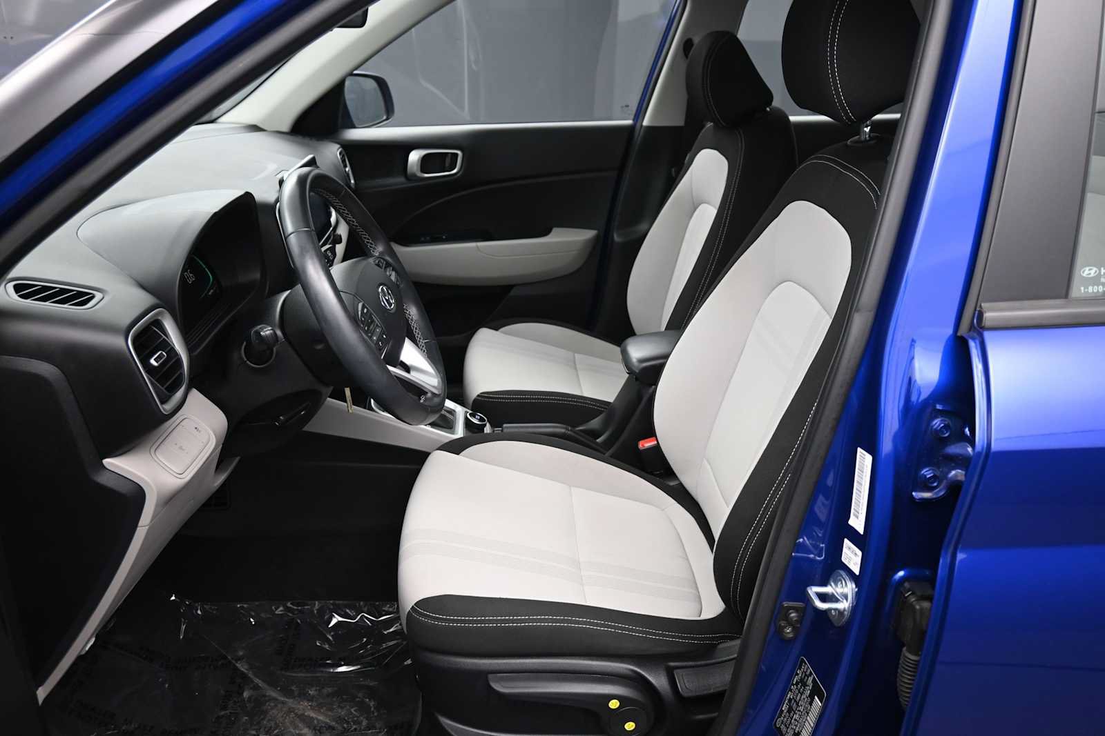 Certified 2023 Hyundai Venue SEL w/ Cargo Package FWD image 18