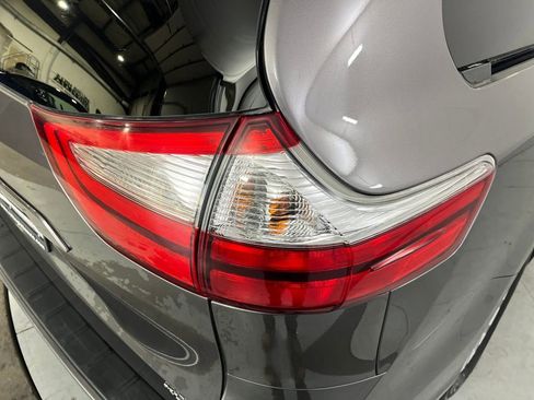Used 2017 Toyota Sienna XLE image 44