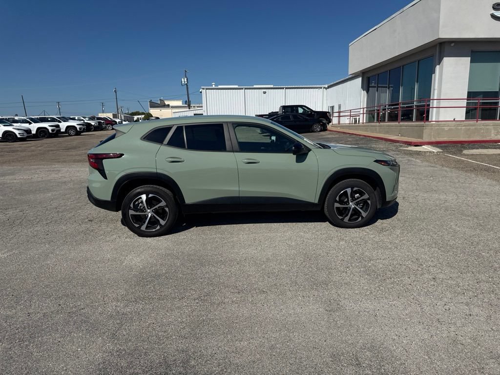 Used 2024 Chevrolet Trax RS w/ Driver Confidence Package FWD image 8