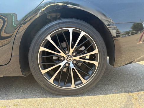 Used 2020 Toyota Camry SE FWD image 24