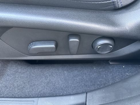 Used 2025 Subaru Forester Premium image 17