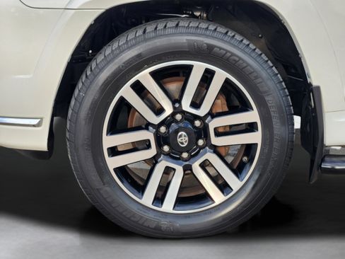 Used 2020 Toyota 4Runner Limited AWD/4WD image 38