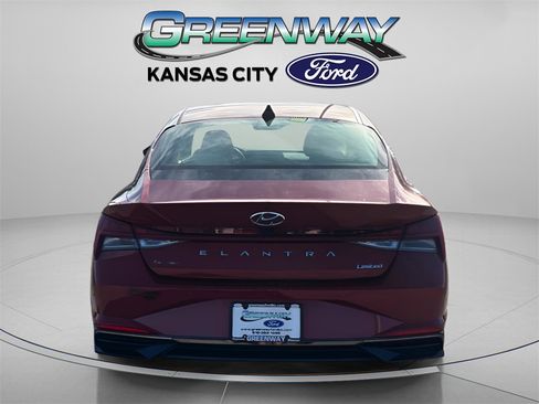 Used 2023 Hyundai Elantra Limited w/ Cargo Package image 6