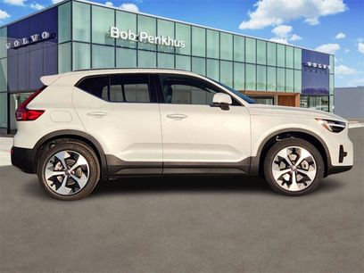 New 2025 Volvo XC40 B5 Plus w/ Protection Package Premier