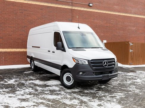 Used 2024 Mercedes-Benz Sprinter 2500 w/ Acoustic Package image 1