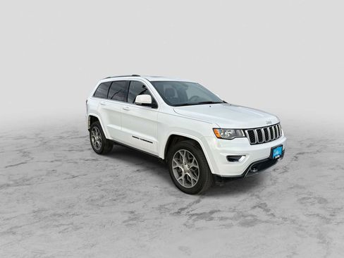 Certified 2018 Jeep Grand Cherokee Limited image 2