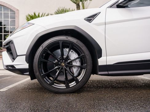 Used 2023 Lamborghini Urus S image 9