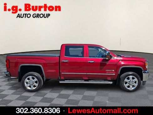 Used 2018 GMC Sierra 2500 SLT w/ Duramax Plus Package AWD/4WD image 7