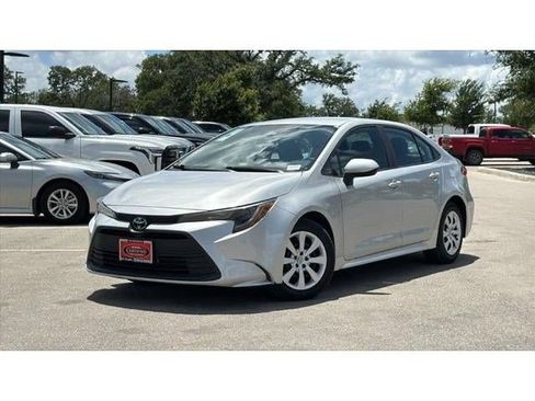 Used 2024 Toyota Corolla LE FWD image 41