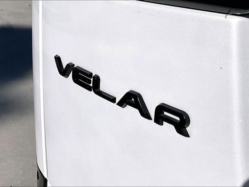 Used 2024 Land Rover Range Rover Velar Dynamic SE image 32