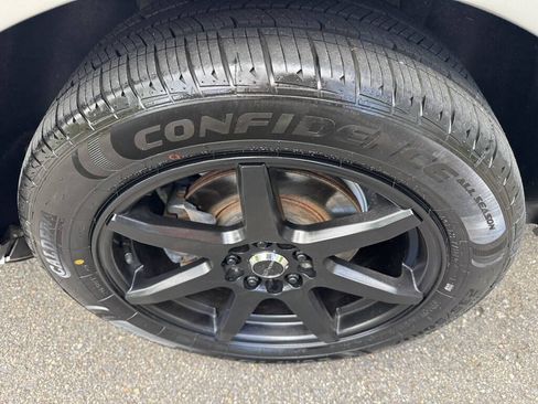 Used 2004 Ford Thunderbird RWD image 24