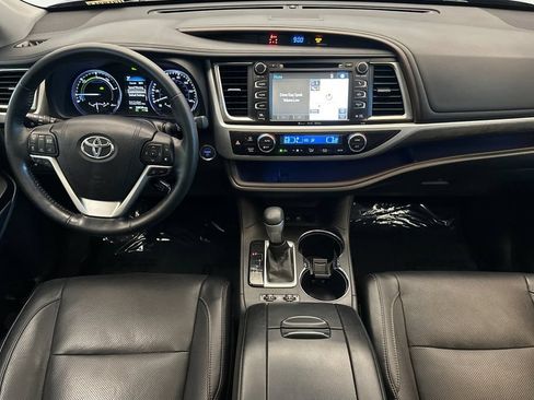 Used 2017 Toyota Highlander Limited Platinum AWD/4WD image 13