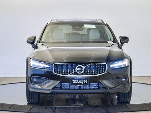 New 2026 Volvo V60 B5 Cross Country Plus w/ Climate Package image 7
