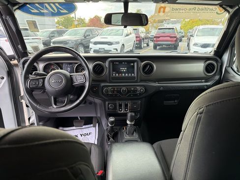 Used 2022 Jeep Wrangler Sport S image 6