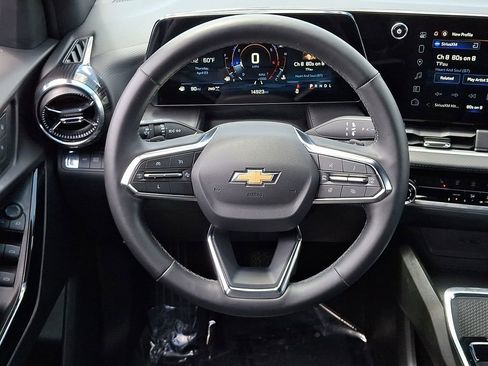 Used 2025 Chevrolet Equinox LT AWD/4WD image 19
