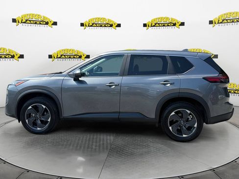 Used 2024 Nissan Rogue SV AWD/4WD image 2