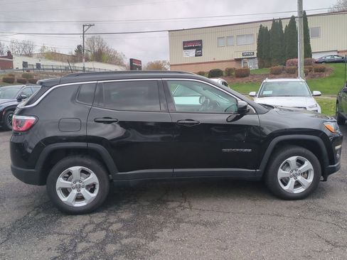 Used 2020 Jeep Compass Latitude w/ Popular Equipment Group AWD/4WD image 2