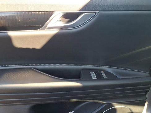 Used 2025 Genesis G80 2.5T AWD/4WD image 9