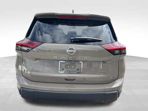 Used 2025 Nissan Rogue SV AWD/4WD image 4