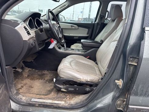 Used 2011 Chevrolet Traverse LTZ image 2