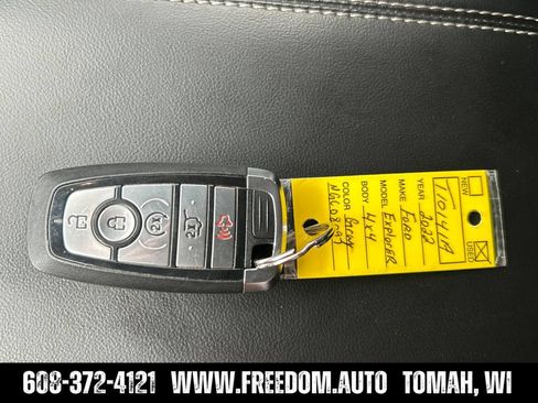 Used 2022 Ford Explorer XLT w/ Equipment Group 202A AWD/4WD image 30