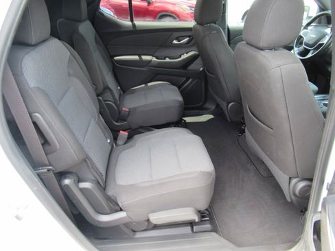 Certified 2023 Chevrolet Traverse LT FWD image 32