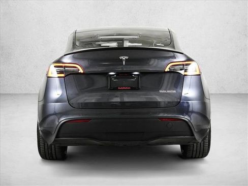 Used 2022 Tesla Model Y Performance image 7