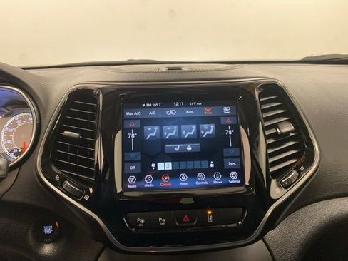 Used 2022 Jeep Cherokee Limited image 12