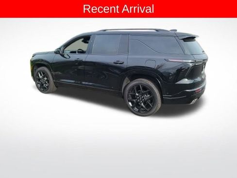 Used 2025 Chevrolet Traverse RS w/ LPO, Floor Liner Package image 10