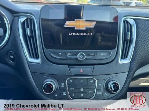 Used 2019 Chevrolet Malibu LT image 16