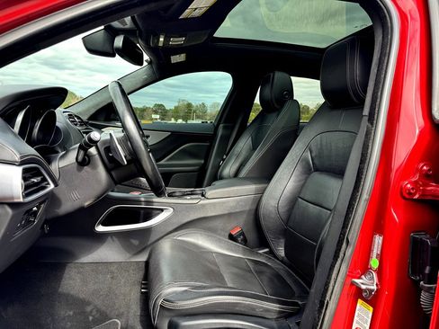 Used 2017 Jaguar F-PACE S image 3