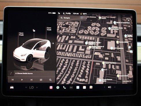 Used 2023 Tesla Model Y Performance image 25