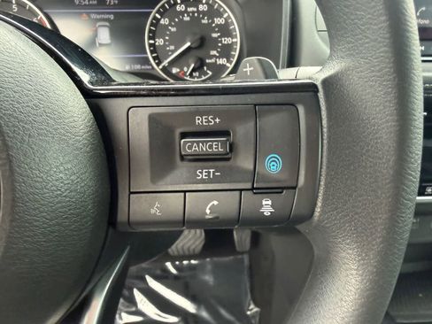 Used 2021 Nissan Rogue SV FWD image 18