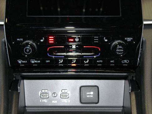 New 2025 Jeep Grand Cherokee Altitude image 19